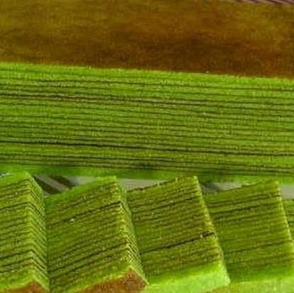 lapis legit spesial pandan basah uk.16cmx16cm ADIKA CAKE 100%Halal 5