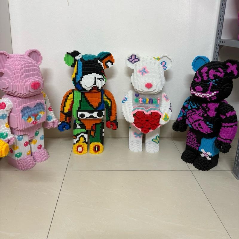 Mô hình lắp ghép bearbrick 55 cm 14315 pcs tặng 1 búa + 1 đèn