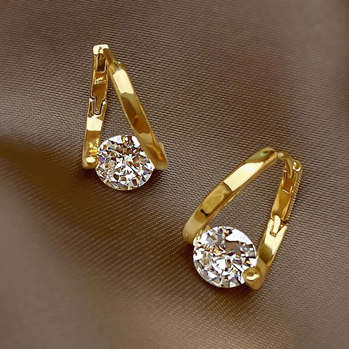 Bông Tai Đồng Tối Giản, Dành Cho Nữ, Với Zircon Hình Khối, Thích Hợp Để Đeo Hàng Ngày, 1 Đôi, Lớp Phủ Kim Loại Thanh Lịch, Nữ