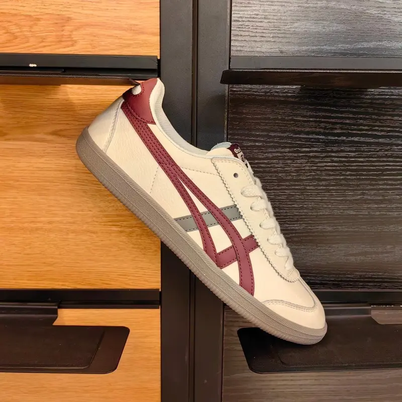 Sepatu Onit Tiger Tokuten Creame Maroon Sneakers kasual Pria