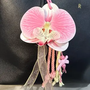 Bag Charm Anggrek Cantik dengan Renda dan Tali Warna-warni untuk Aksesori Tas Anda