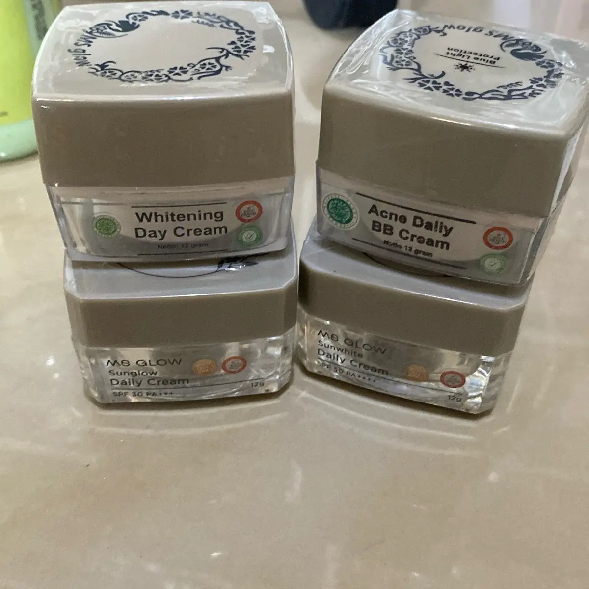 Cream siang day cream sunwhite sunglow MS gl0w night cream whitening ultimate acne luminous whitecelldna