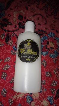 Product Review of body lotion malam vskin kemasan lama from M**l 0