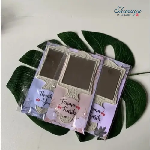 (minimal 200 pcs) Souvenir Kaca Kotak Putih Kemas Alas Kertas Kado Motif Cantik 0