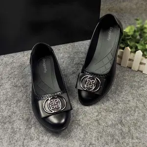 Sepatu wanita hitam Kualitas tinggi kulit sapi dengan tumit tinggi yang tidak tergelincir