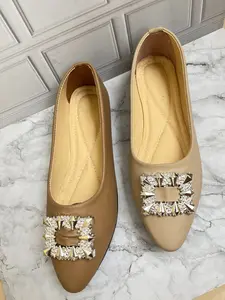 Flat Shoes Wanita Pointed Toe Crystal Buckle Elegan Mewah Anti Slip Ringan Sepatu Flat Wanita PU Leather Super Empuk Nyaman untuk Kerja Kuliah & Acara Formal