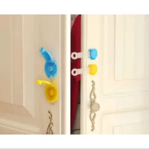 PENGAMAN LEMARI LACI PINTU PERABOTAN PENGAIT LACI SAFETY LOCK KARET