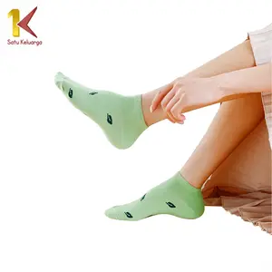 Satu Keluarga Kaos Kaki Semata Kaki Motif Daun P185 Green Leaf Ankle Sock Fashion Wanita Korea / Kaus Kaki Pendek Wanita Dewasa