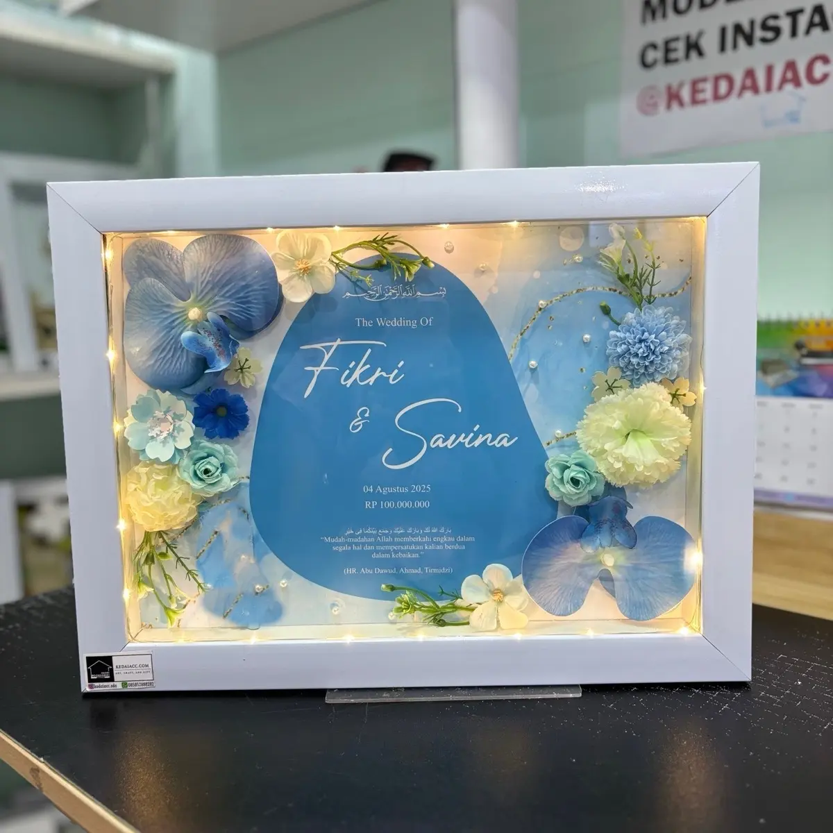 Bingkai mahar pernikahan semi resin tetes anggrek artifical plus lampu 40 cm x 30 cm