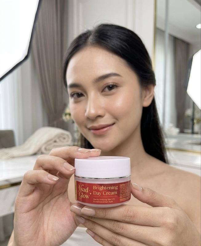 VITA CREAM 025 Wajib bgt Pake VSAD Sunscreen Brightening Day Cream Krim 2-in-1 Mencerahkan & Perlindungan UV SPF Treatment Facial