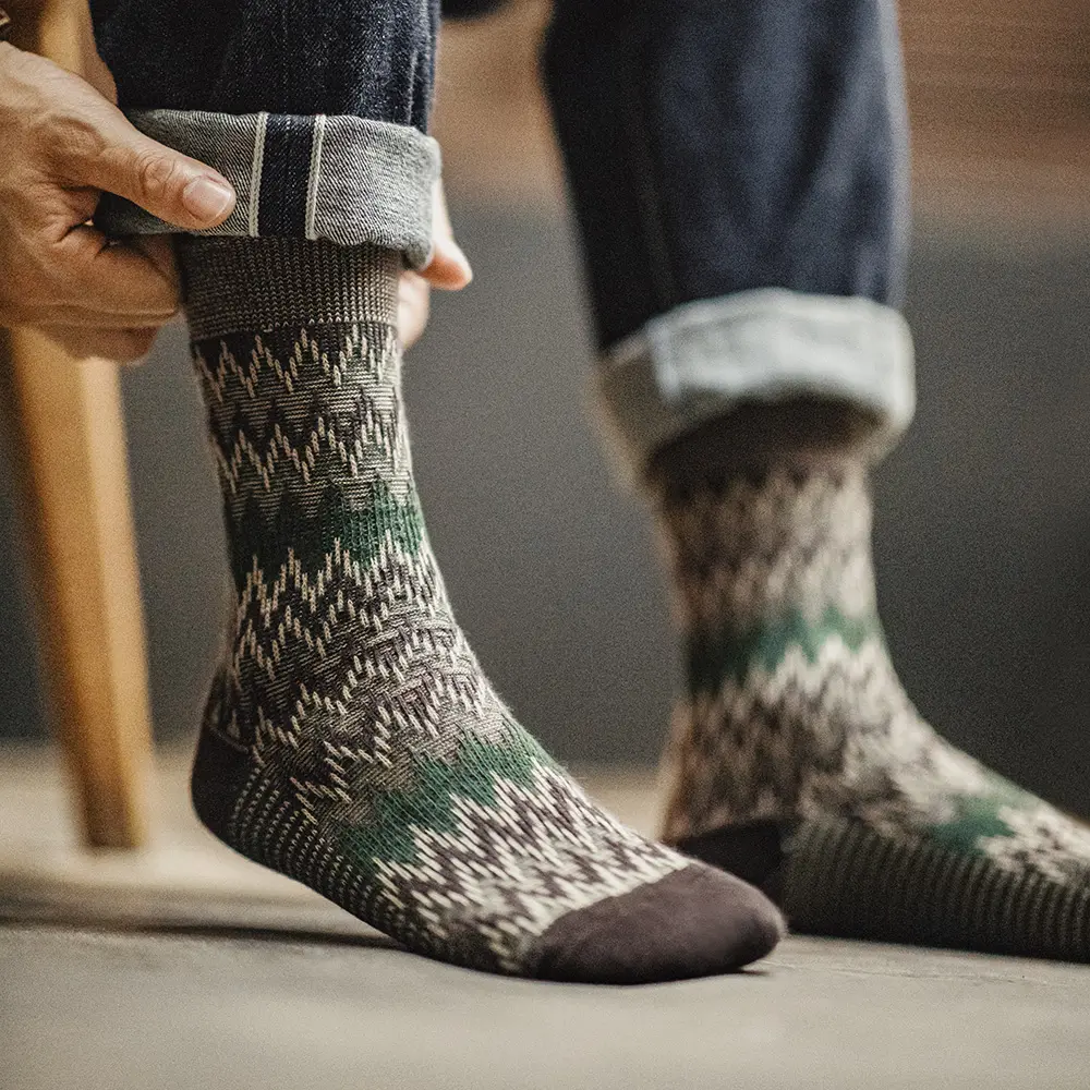 Maden Vintage Knitted Mid-Calf Socks for Men Women's Fair Isle Style Color-Blocked Knitted Cotton Socks Autumn Winter