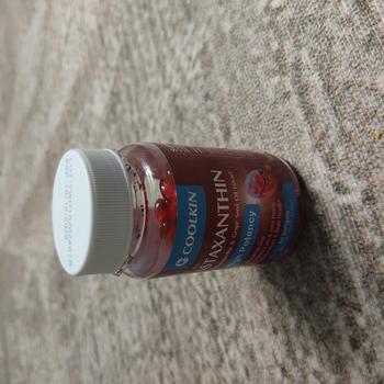 Product Review of Astaxanthin Suplemen Pemakanan, Tersedia dalam 30/60 / 120 Kapsul from h**z 1
