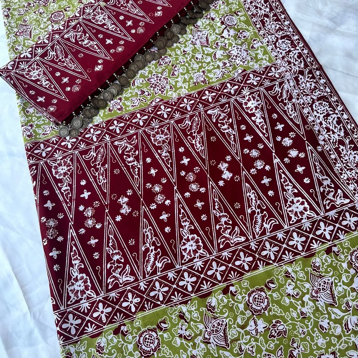 Set kain tekuluk batik jambi dengan ronce