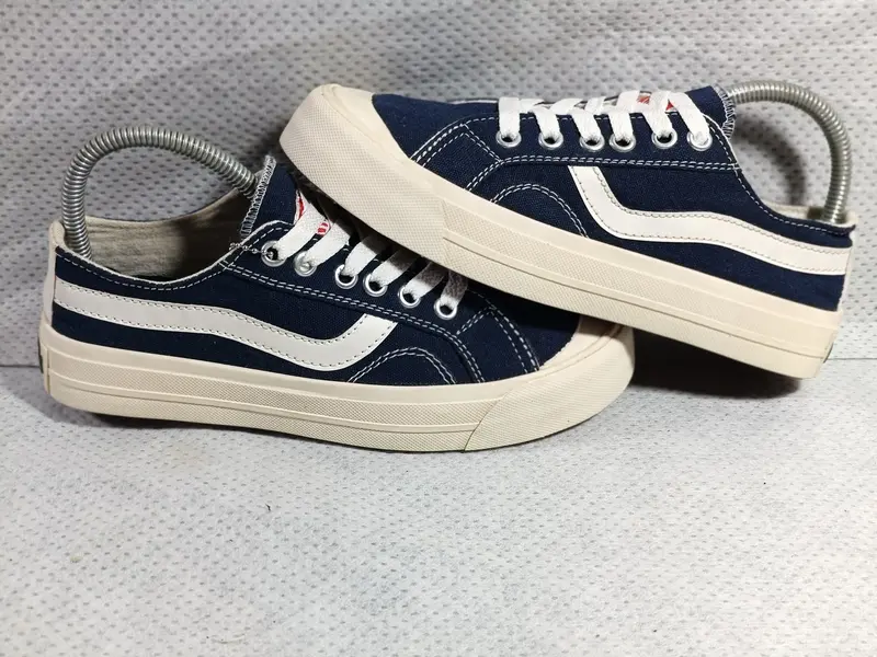 Sneakers Shoes Public Low Navy Canvas Sepatu Pria Perempuan Canvas 0