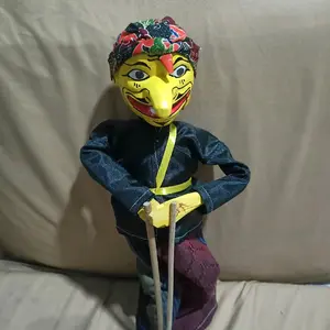 wayang golek dewala/petruk mangap