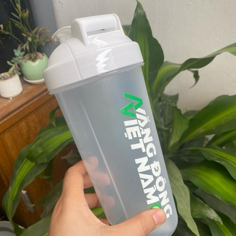 Bình nước thể thao 870ml có vạch chia ml