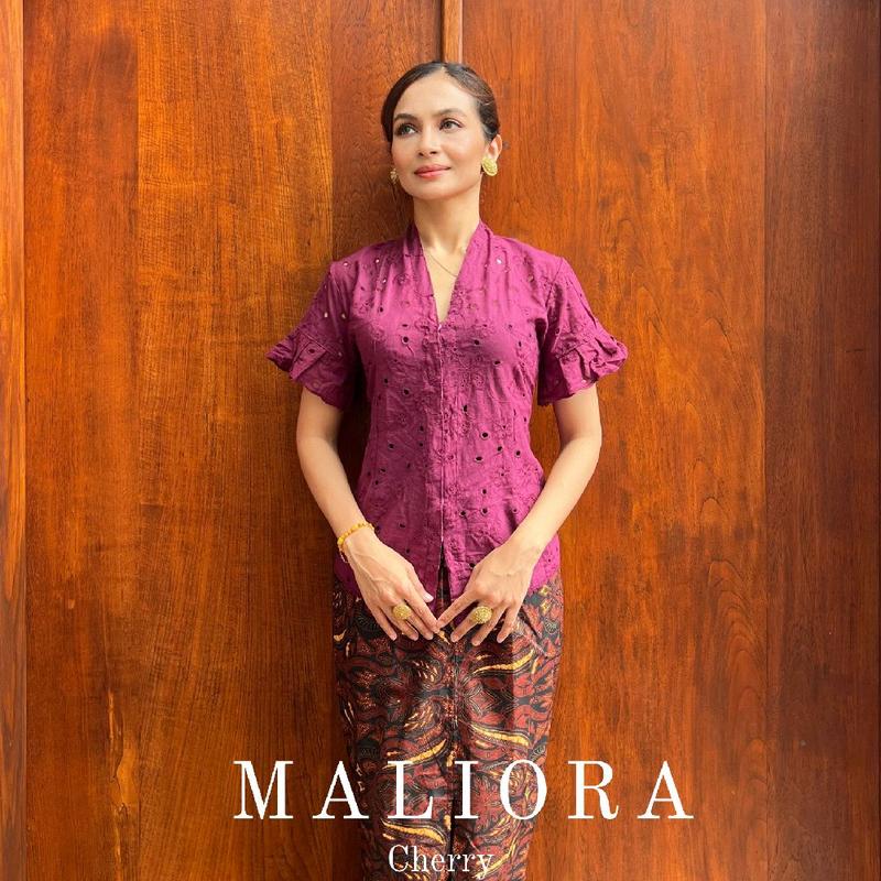 Atasan Kebaya Kartini Lengan Pendek Katun Bordir Maliora 4