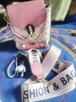 Product Review of Tas Desain Fashion Untuk Wanita Tas Bahu Santai Serbaguna Kulit PU Kapasitas Besar from D**a 2