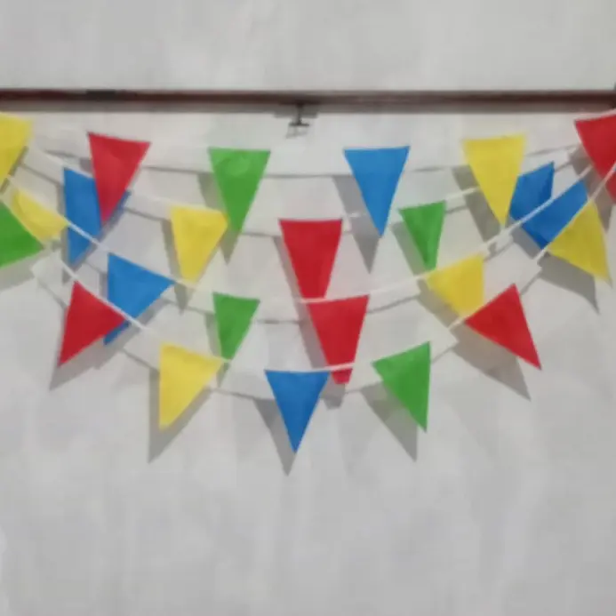 BENDERA SEGITIGA MERAH PUTIH/BENDERA SEGITIGA MERAH PUTIH PANJANG 5METER/BENDERA RENCENG SEGITIGA 3