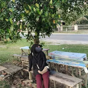ATASAN OLAHRAGA WANITA TALI SERUT SAMPING