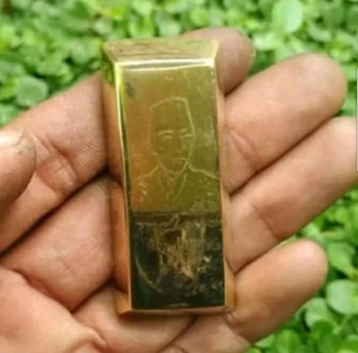 Product Introduction of koleksi LM emas gambar soekarno kuningan 3