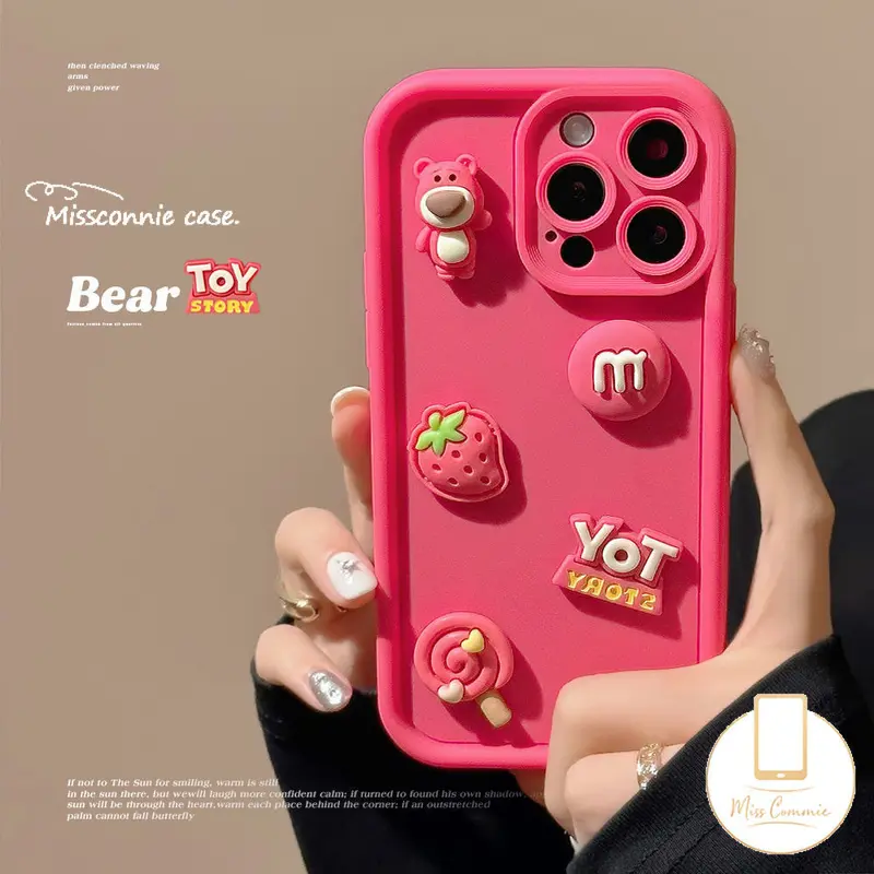MissConnie Casing Untuk Oppo A38 A54 A16 A18 A12 A78 A7 A17 A54s A58 A15S A76 A3s A16s A53 A98 A55 A77 A74 A9 A5s A1k A52 A96 A17k A16K A31 A77s Reno 8T 10 5F Cerita Mainan Boneka 3D Beruang Stroberi Lotso Lollipop Casing Merah Mawar Dengan Gelang 2