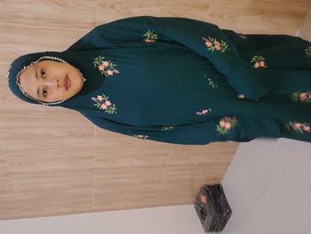 Product Review of Hafidzmukena - Mukena Terusan Dewasa Bordir Aurel Rayon Premium Muslim Katun Mukenah Wanita Cantik Hitam Putih Panjang Renda Mewah musim semi rayon ashgrey Umroh muken  abordir from k**e 1
