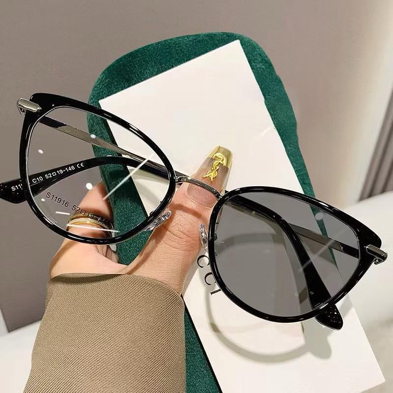 HM Kacamata Photochromic Wanita Anti Radiasi Cat Eye Retro Frame Metal Eyeglasses BISA COD 2