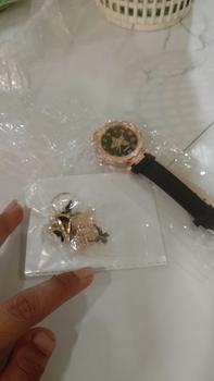 Product Review of 5PCS Jam Tangan Kuarsa Wanita Bergaya Berlian Berlian Kupu-kupu Dial PU Tali Kulit  Quartz Watches Kaca Set Perhiasan Kupu-kupu Gratis (Tanpa Kotak) from p**a R**😋 0