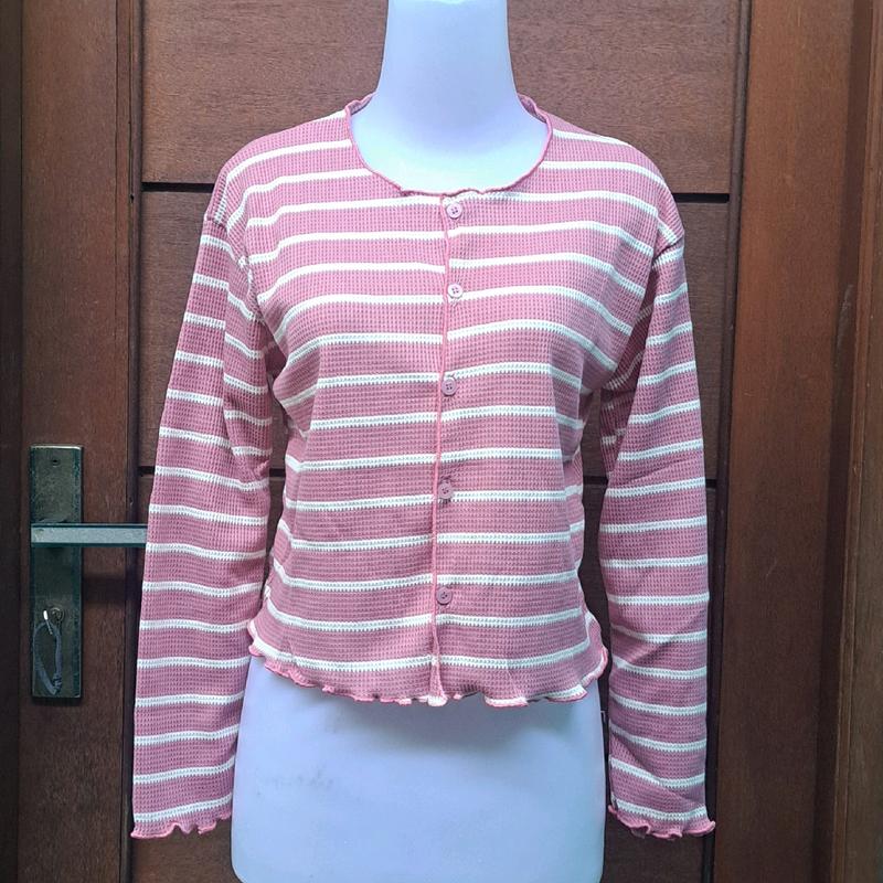 CARDIGAN WANITA CROP OVERSIZE / CARDIGAN WANITA MOTIF STRIPE Kardigan Kancing Panjang Knitwear Waffle Atasan Top Outer Garis CARDIGAN WANITA CROP OVERSIZE / CARDIGAN WANITA MOTIF STRIPE Kardigan Kancing Panjang Knitwear Waffle Atasan Top Outer Garis