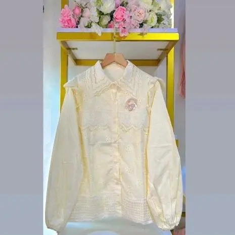 Malika shirt atasan cantik dengan bahan katun import premium dan aksen rendah cantik. 2