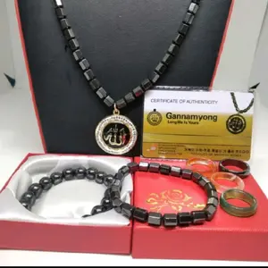 kalung kesehatan 1 pcs dan cincin giok 4 dan gelang 2 pcs dan kota 1 pcs AZHIKRA 100%