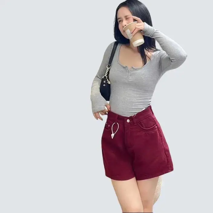 Quần Đùi Nữ Cạp Cao Chất Jeans Form Chuẩn | 2 Màu Nâu & Đỏ