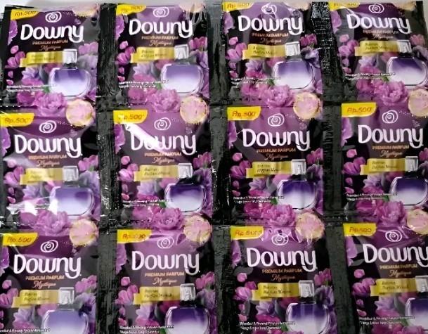 Product Introduction of Downy Pewangi 500an (4 Renceng Isi 48 Sachet) - 11 ml/Sachet, Pewangi Pakaian Cair Tahan Lama 10