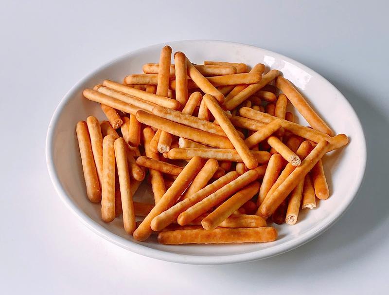  Set 3Kg Bánh Quy Đũa Bơ Sữa Giòn Ngon Béo Liên Hưng 