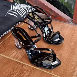 Fumu.id - Gendhis High Heels Wanita Sepatu Kaca Bening Transparan Bahan Sintetis Glossy Glowwy Sandal Hak tahu 3