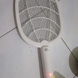 Raket nyamuk listrik Alat pemukul nyamuk elektrik Raket Nyamuk Putih 220v RAKET ELEKTRIK Mudah dan Aman Digunakan RECHARGEABLE