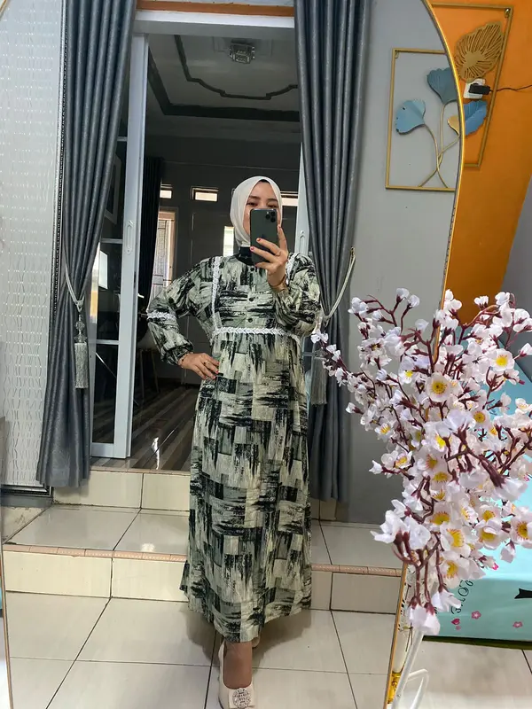 TRIZI COLLECTION - MIDI DRES RAYON VISCOSE MOTIF ABSTRAK MIX RENDA TERBARU TAHUN 2024/DRES WANITA KEKINIAN Muslim Nyaman Kancing Panjang Balon Karet 1
