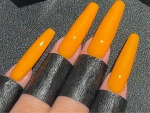 Vibrant Tangerine Orange Solid Press-On NailsThe ultimate summer essential for yellow undertones! A fresh, energetic Clean Fit style.Wear the sunshine on your fingertips.