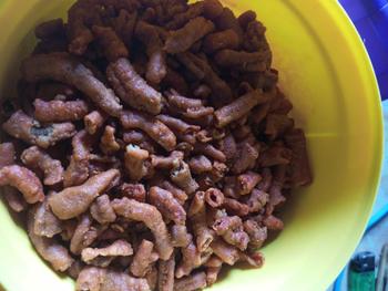 Product Review of 1kg keripik usus pedas daun jeruk snacks from k**a a** 1