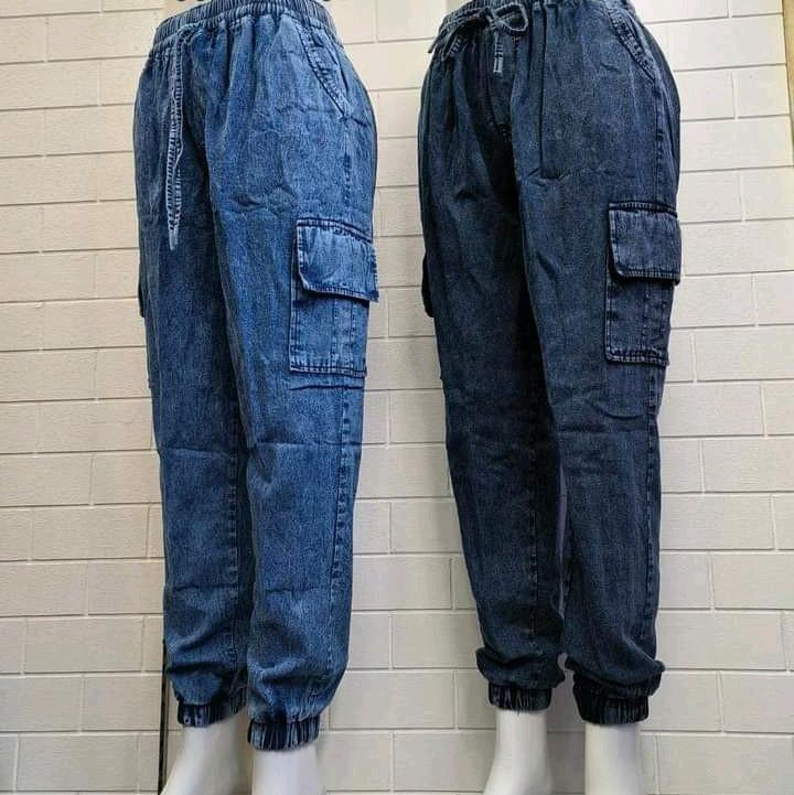Celana  Jeans joger import model cargo pinggang karet ready diwarna gelap dan terang 0