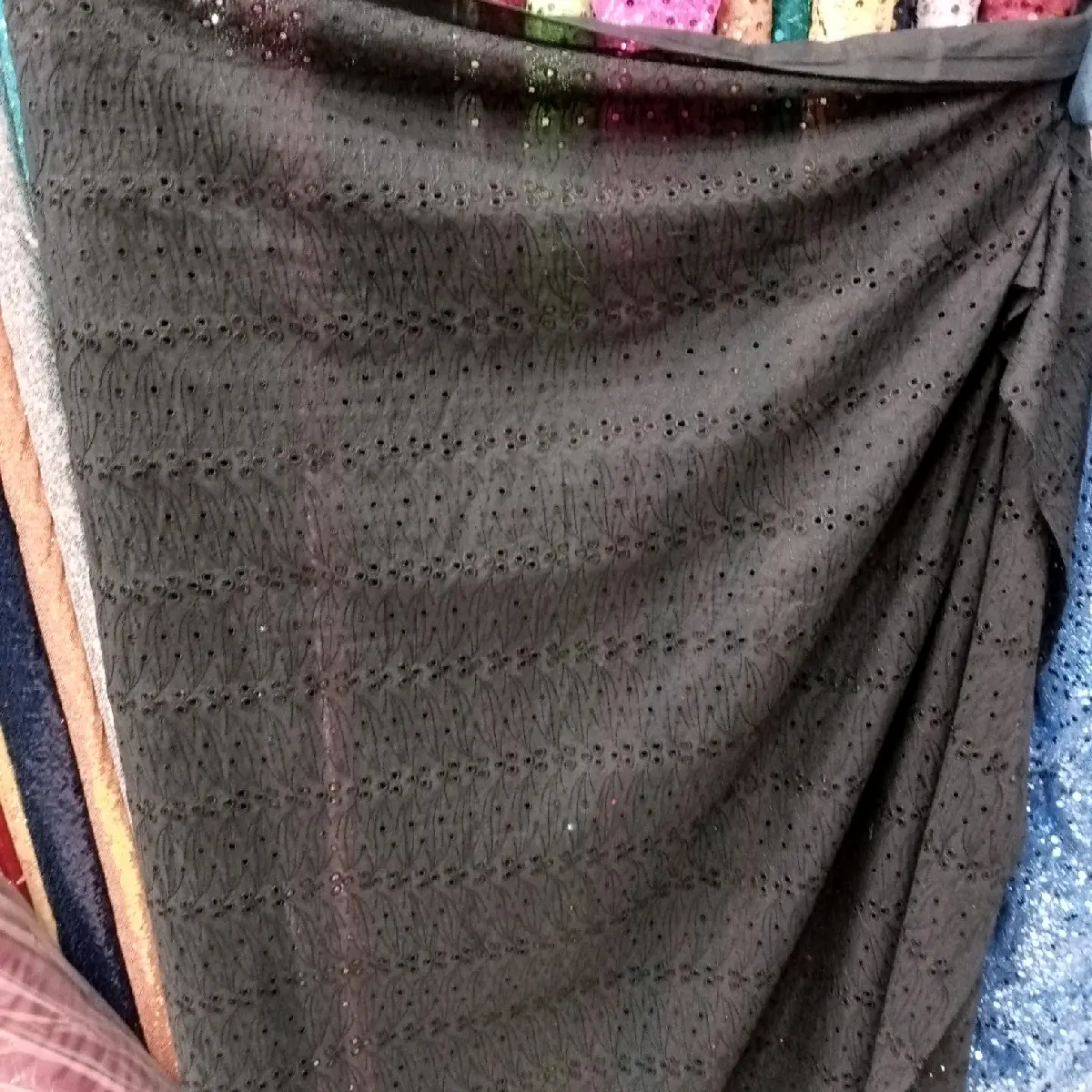 Katun Bordir Bolong Elegan dan Nyaman untuk Acara Formal dan Non-Formal - Selimut, Craft