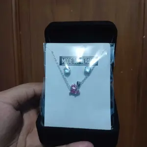 Mode Top Teratas - Set Kalung Dan Anting Titanium Silver Love Pink Set