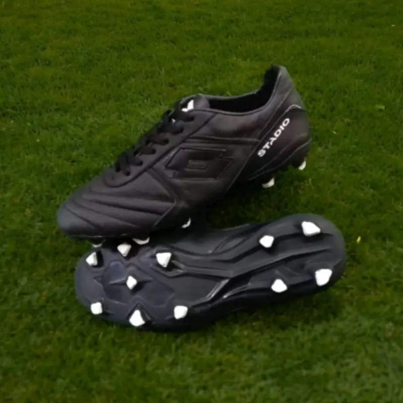 Sepatu Bola Pria Kulit Asli Nyaman Set Boots - Ukuran 39-43 Sport 1
