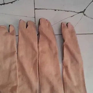 ( 6 PASANG ) KAOS KAKI JEMPOL MUSLIMAH / KAOS KAKI WANITA DEWASA 2 JARI WARNA CREAM TELAPAK HITAM BAHAN LEMBUT ELASTIS
