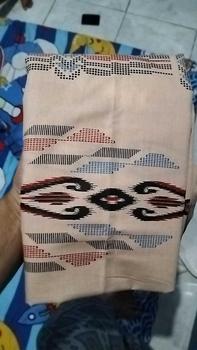 Product Review of Sarung Atlas Idaman Kembang - Motif BHS Hitam Batik from 𝙰**𝚗 0