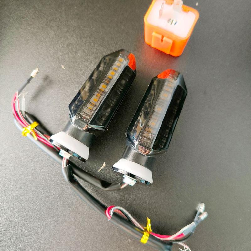  Xi nhan V2 LED CHẠY ,gắn Ex150 155  WINNER,Vario kèm cục chớp,Bền chống nước tốt bộ 2 cái. Đèn Phụ Kiện Phụ Tùng 