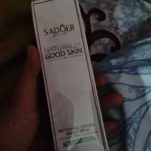 SADOER Makeup Setting Spray 100ml beauty Make Up Tahan Lama Anti Crack | Bpom Protecting Hydrating Makeup Mist Flawless Lightening  Hydrating  Nourishing Makeup Lock Oil Control