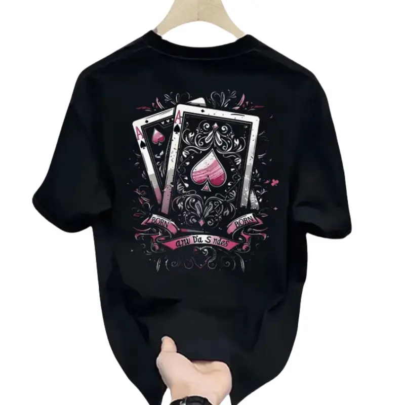 dengan gaya streetwear T-shirt custom yang memberikan kesan tubuh lebih langsing 0