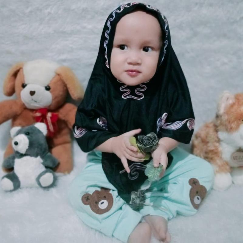 Product Introduction of Hijab anak bayi perempuan jilbab bergo anak jersey kerudung anak sekolah SD Hijab balita lucu.. Muslim Instan Nyaman Cantik Segitiga Variasi 7